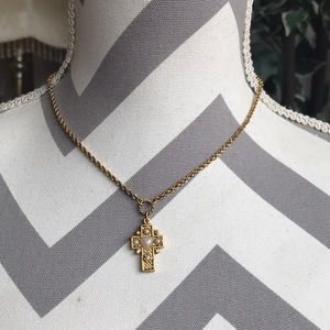 1928 Collection Golden Cross/Pearl Necklace